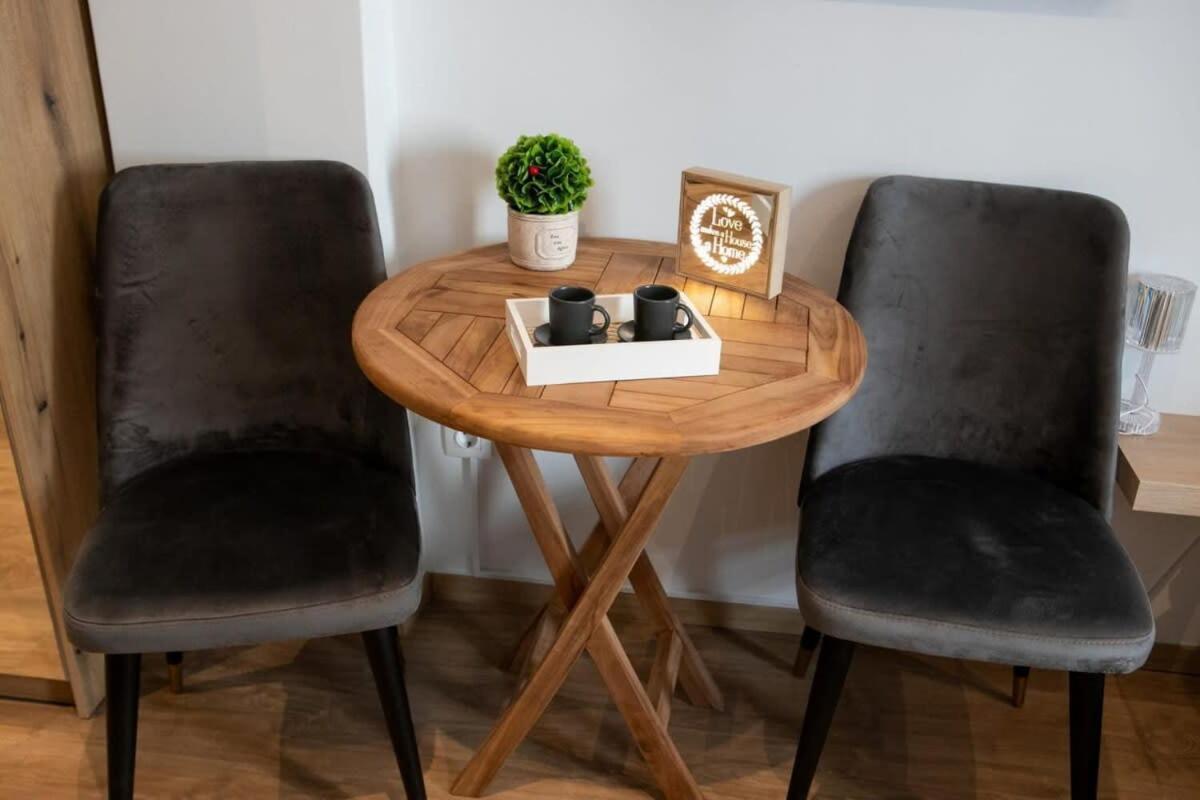 דירות Cozy Modern Studio In סלוניקי מראה חיצוני תמונה