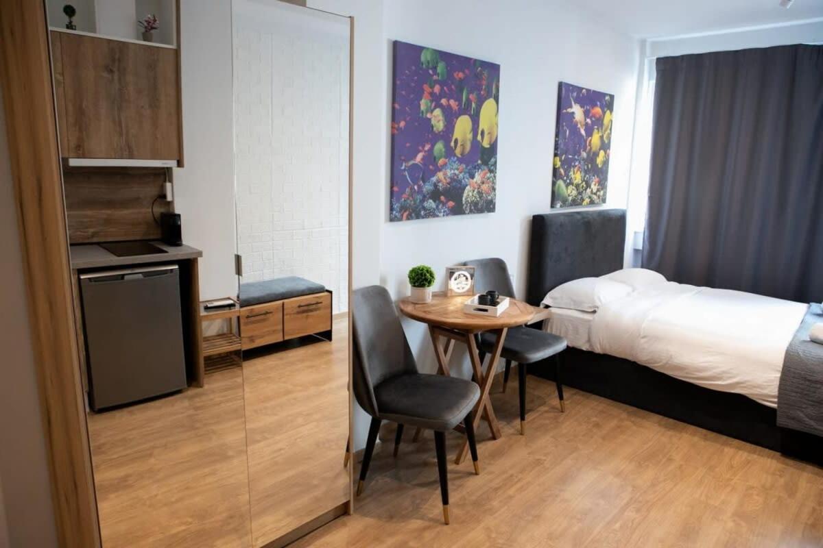 דירות Cozy Modern Studio In סלוניקי מראה חיצוני תמונה