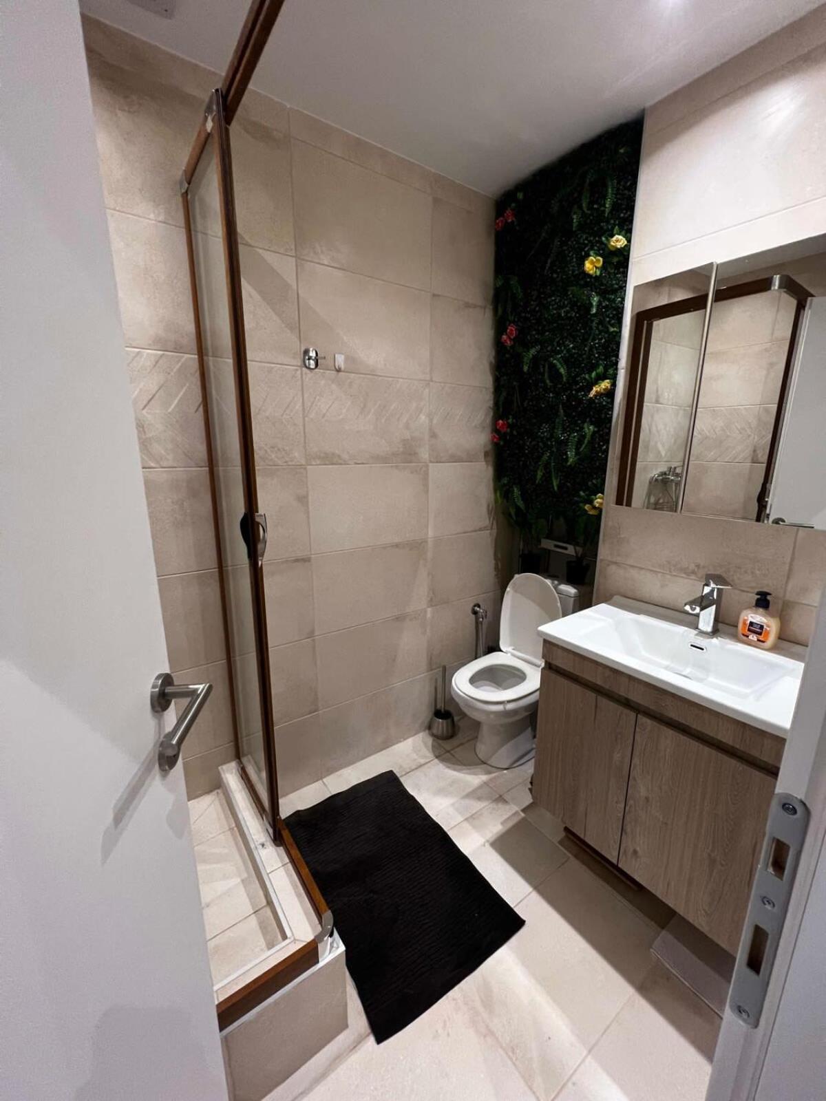 דירות Cozy Modern Studio In סלוניקי מראה חיצוני תמונה